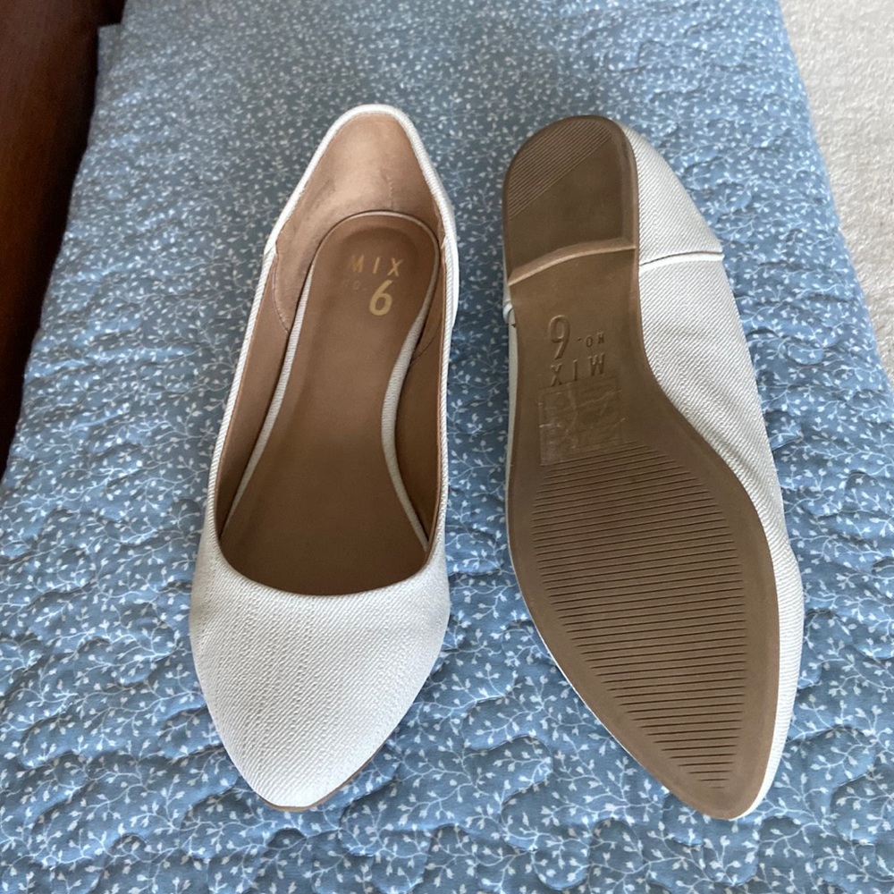 Size 8 casual flats